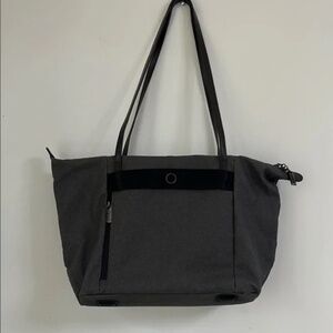 Briggs & Riley Charcoal Grey Tote with Textured Fabric and Zipper Closure